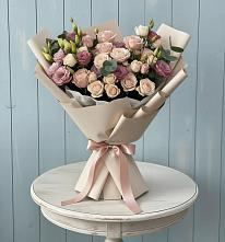 Букет цветов из:  Розы и Лизиантусы в Новоспасском