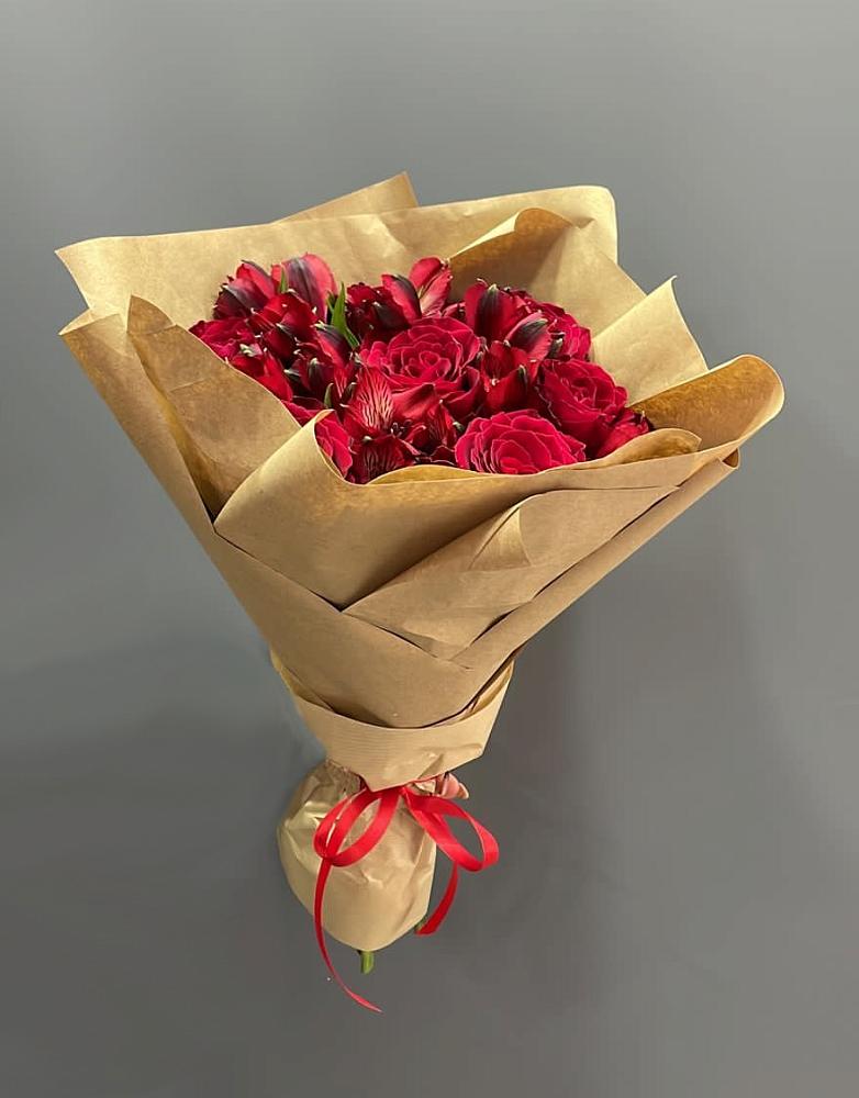 Букет цветов из: Альстромерии и Розы в Новоспасском