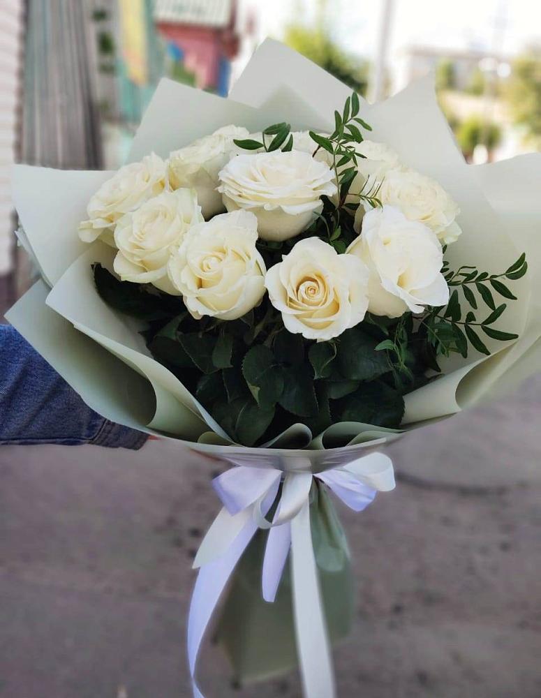 Букет Белые розы Проуд в Новоспасском