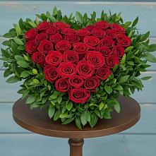 Цветочная композиция из Розы в виде сердца в Новоспасском