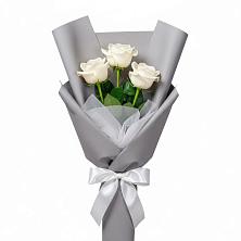 Букет 3 белые розы в Новоспасском