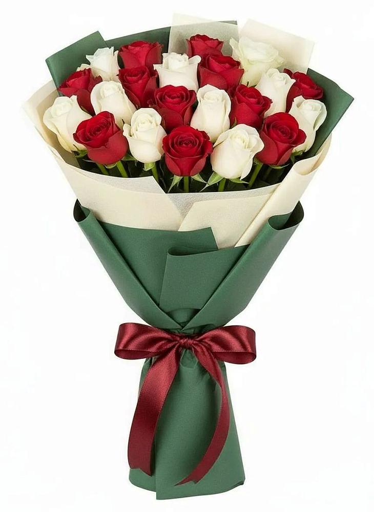 Букет Микс из красных и белых роз в Новоспасском