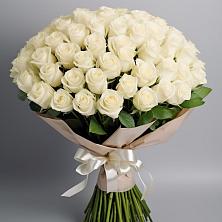 Букет 101 беля роза Белоснежка в Новоспасском