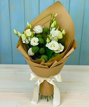 Букет цветов из:  Хризантемы и Лизиантусы в Новоспасском