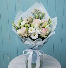 Букет цветов из:  Розы и Лизиантусы в Новоспасском