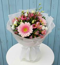 Букет цветов из:  Герберы, Альстромерии и Лизиантусы в Новоспасском