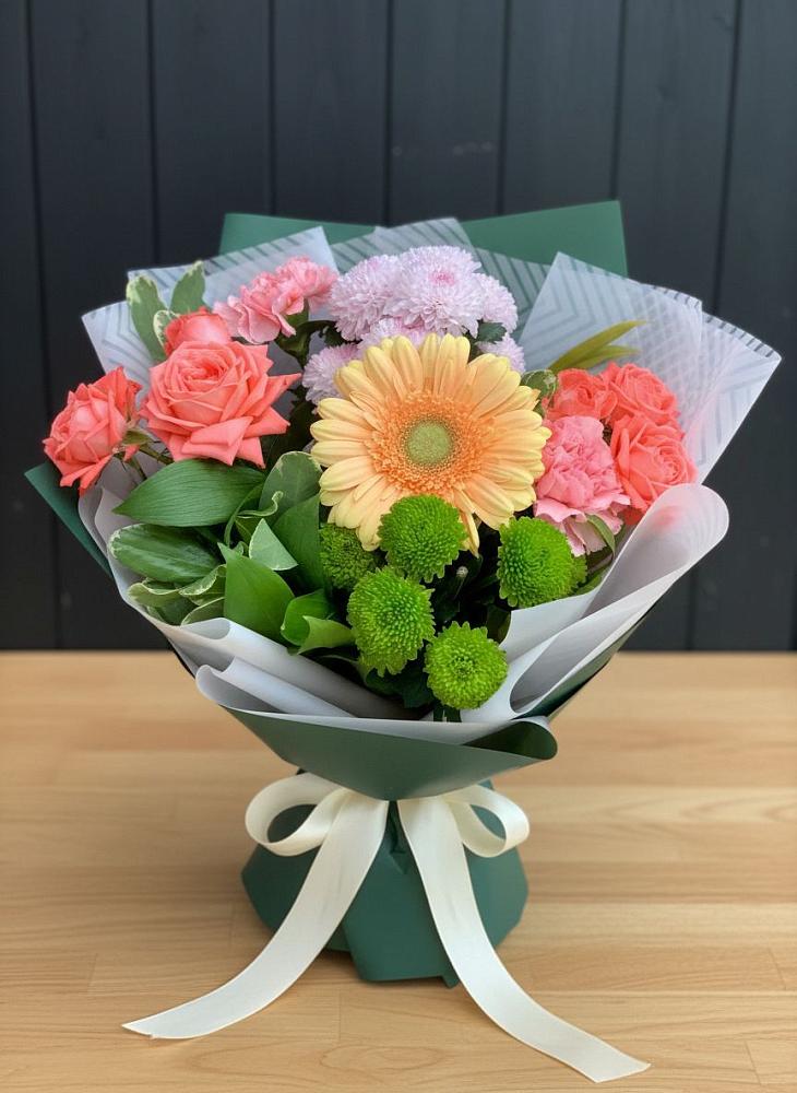 Букет цветов из: Гвоздики, Розы, Герберы и Хризантемы в Новоспасском